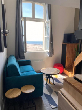 Une fenêtre sur l océan, Studio duplex dans résidence de standing avec piscine et vue sur mer